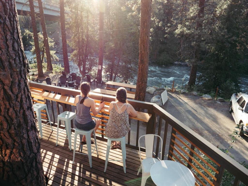 LOGE Leavenworth Riverside photo 2