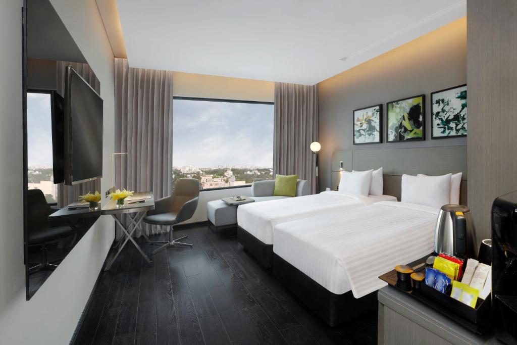 Двухместный (Premier City View Higher Floor Rooms - 2 Drinks Included), Novotel Chennai Chamiers Road