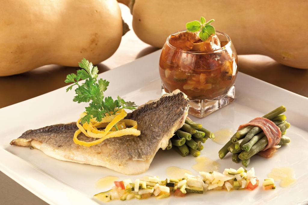 Logis Hotel Restaurant Azalees - 숙소 외관