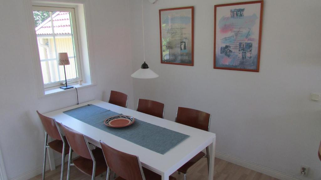 DeLay's Guest House photo 2