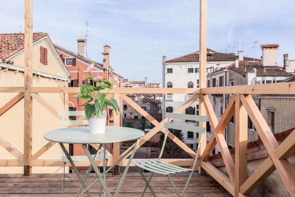 Ca' del Monastero 7 Collection Bright Apartment with Terrace photo 2