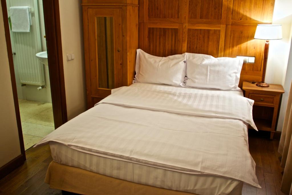 Двухместный (Супружеский номер туристического класса), Rembrandt Hotel