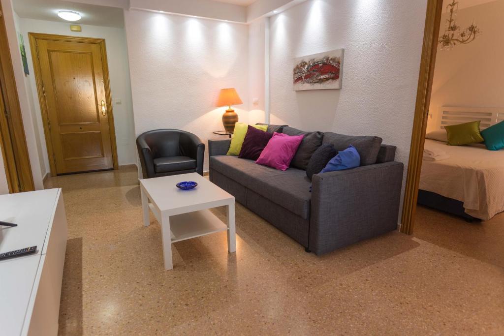 Nations Apartment with pool photo 4
