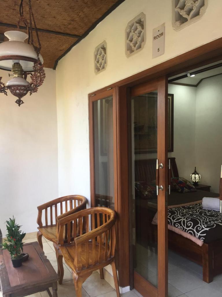 Pondok Ayu Homestay - Tap to explore photos