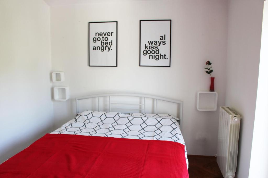 Sunny Corner in City Center with FREE Parking photo 3