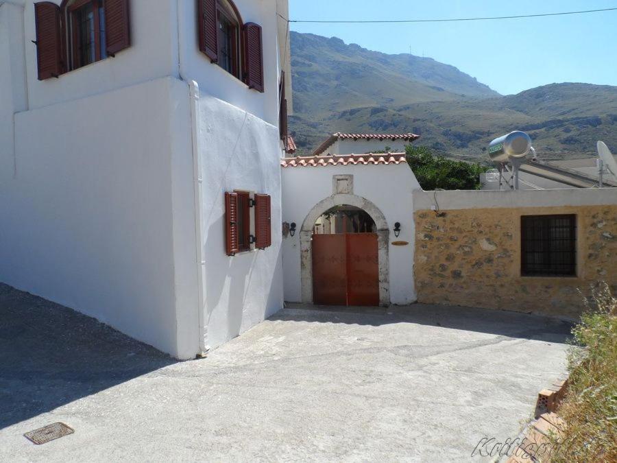 Liolio's Manor photo 2