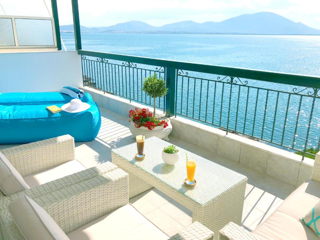 Colours Seaview Apartment photo 1