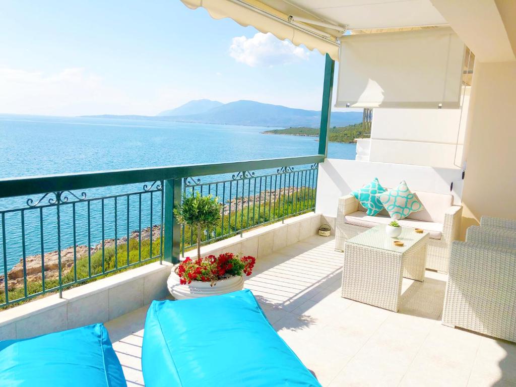 Colours Seaview Apartment photo 2