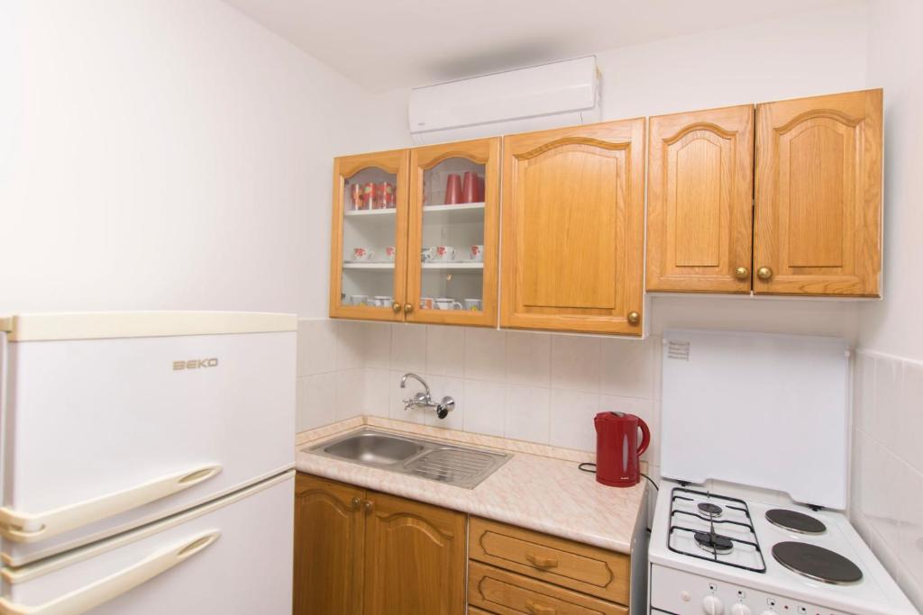 House Iva photo 4