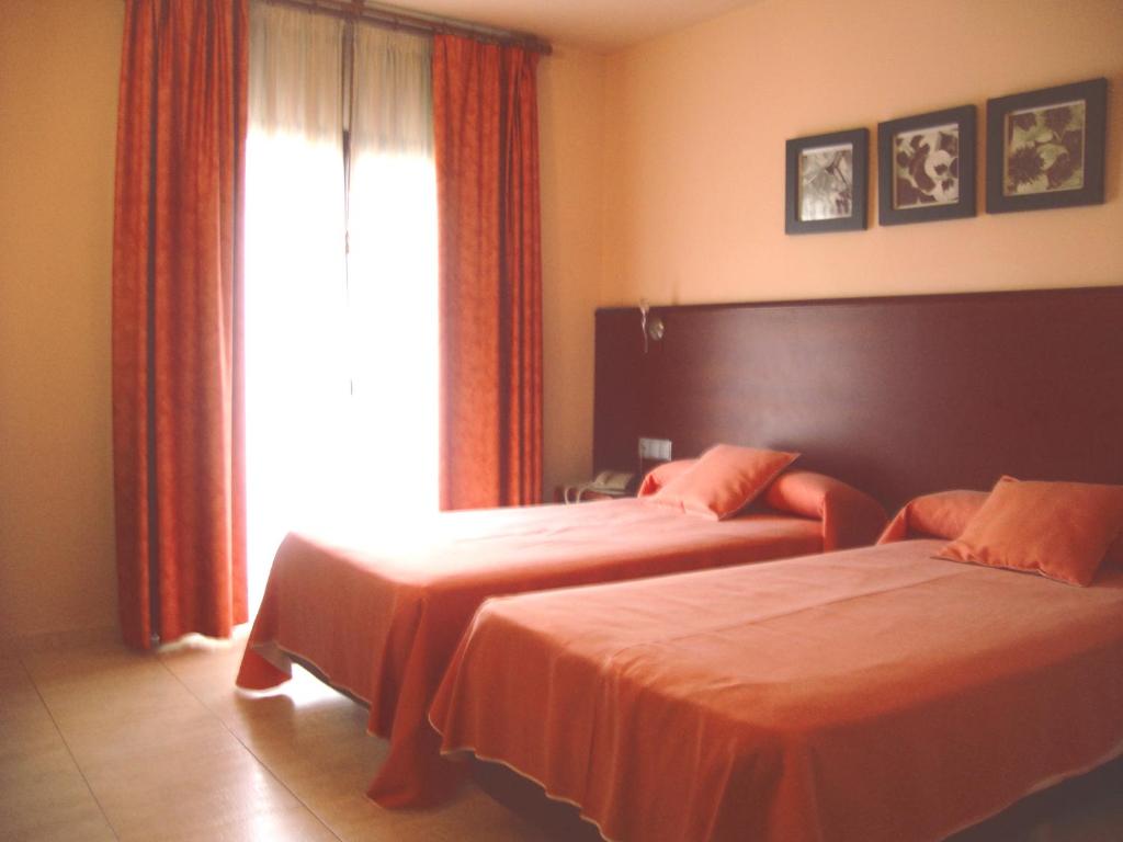 Hotel Sant Quirze De Besora photo 1