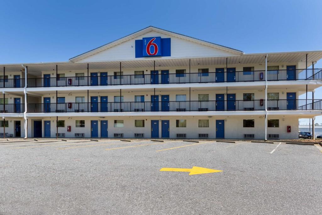 Motel 6-Greenville, SC photo 2