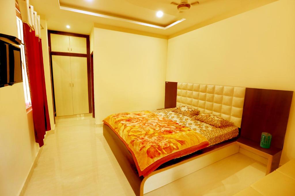 Двухместный (Улучшенный двухместный номер с 1 кроватью), Raj Resort Rishikesh