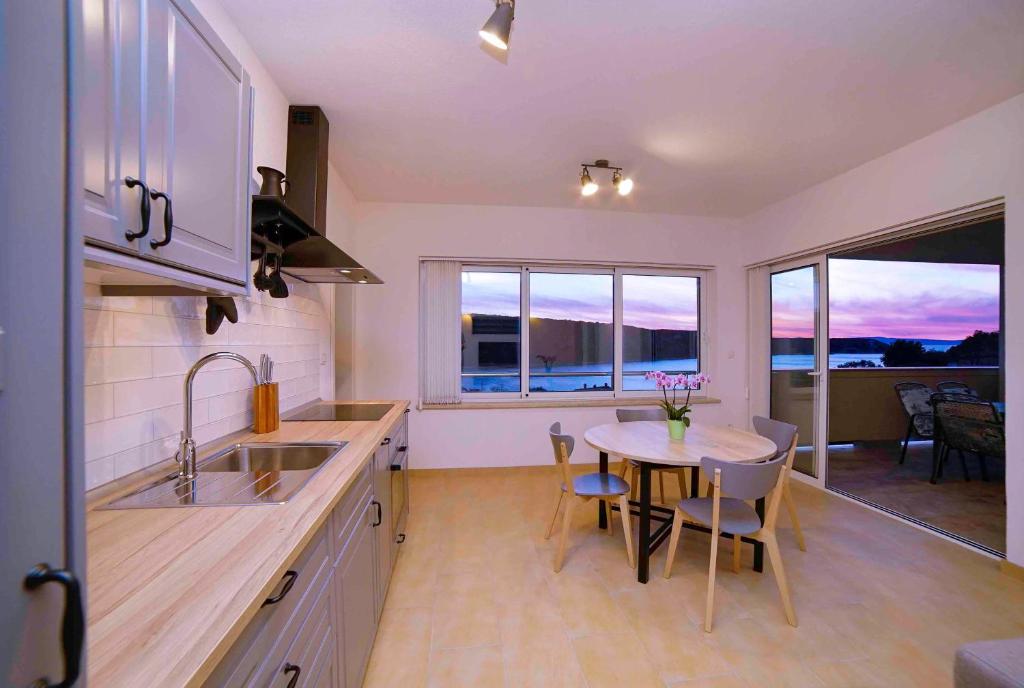 Sunset House photo 1