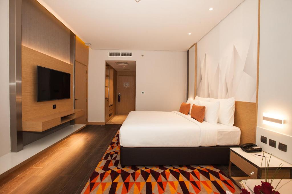 Четырехместный (Смежный номер), Отель Flora Inn Hotel