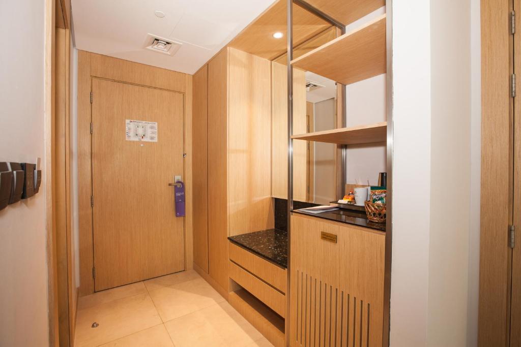 Четырехместный (Смежный номер), Отель Flora Inn Hotel