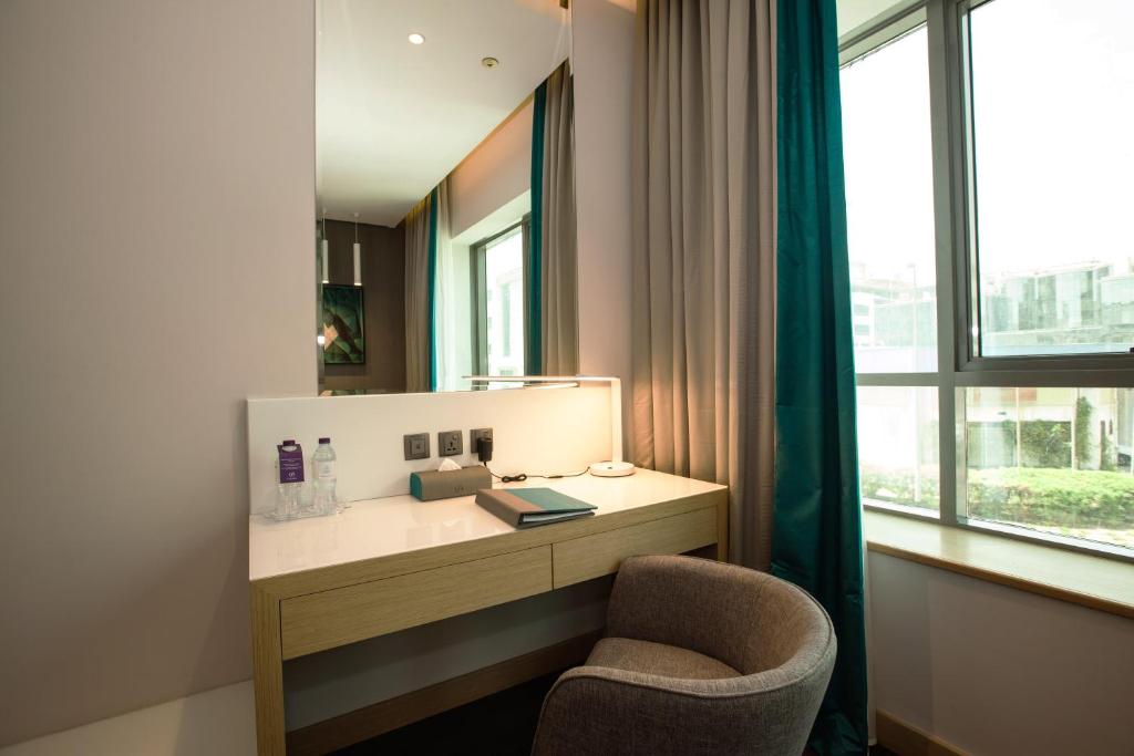 Четырехместный (Смежный номер), Отель Flora Inn Hotel