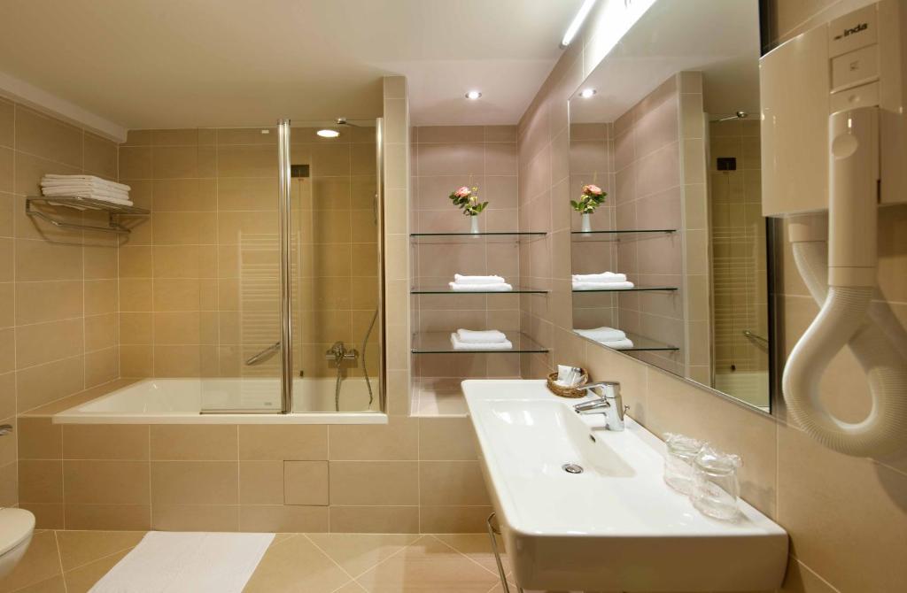 Двухместный (Номер Делюкс с кроватью размера «king-size»), Hotel Dubrovnik