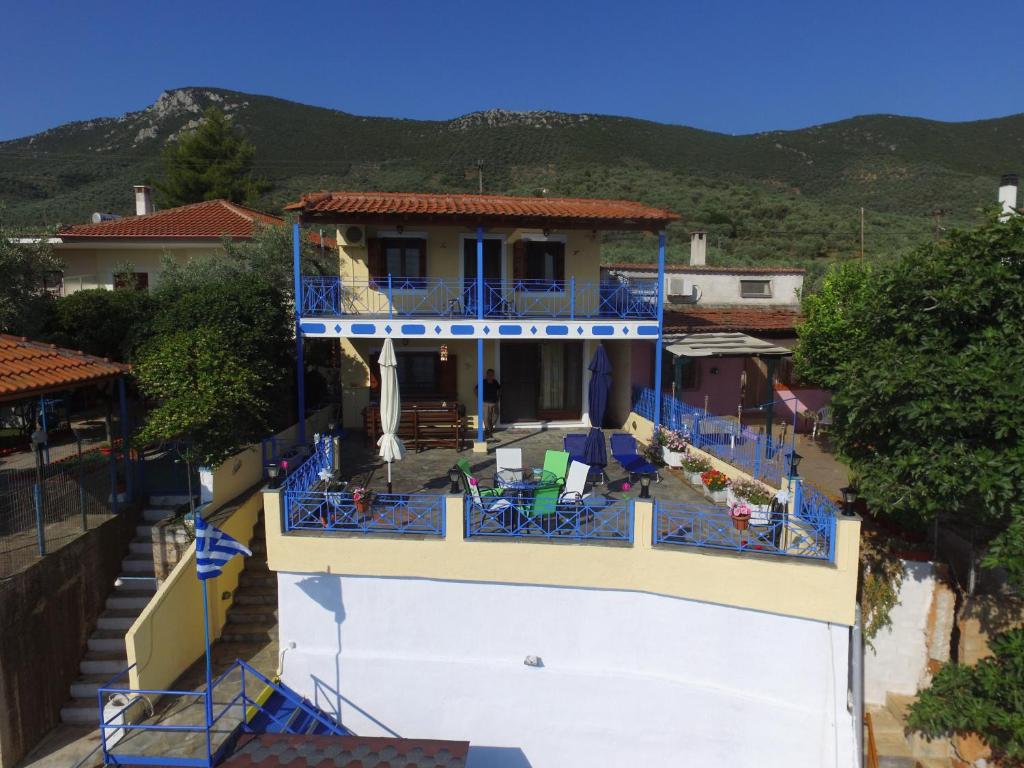 Dimitris Constantinou photo 3