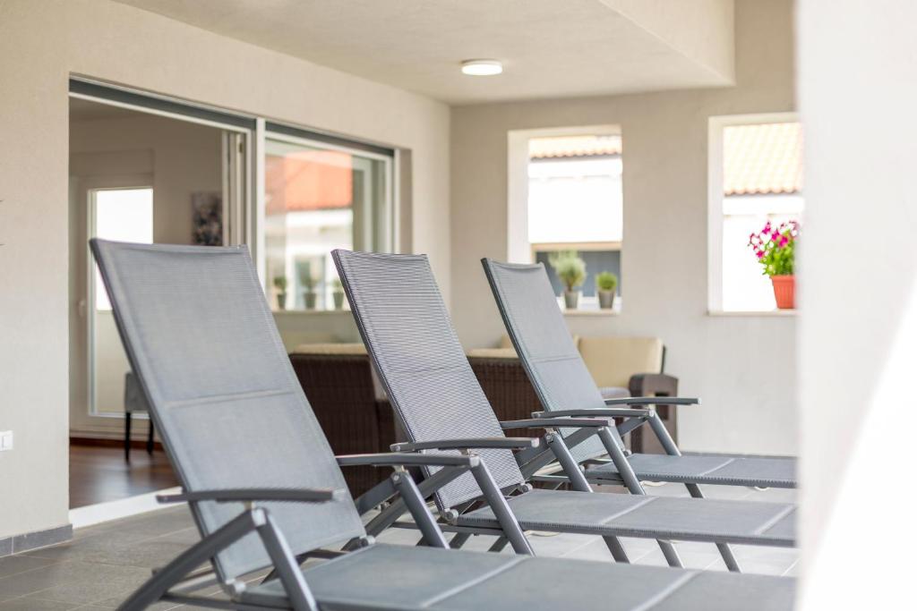 Beach Residence with pool and sea view photo 1