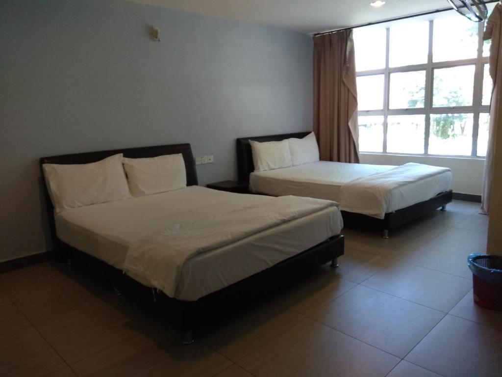 Starview Hotel Room Type - Quadruple Room with Bath