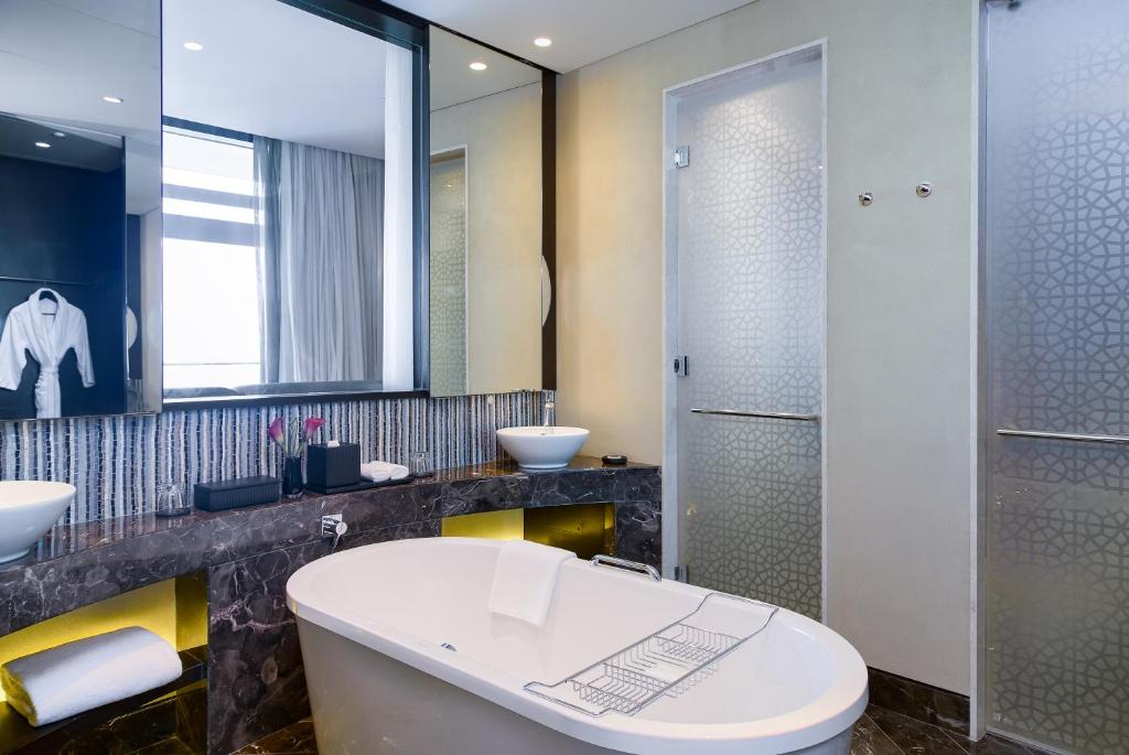 Двухместный (Номер с кроватью размера «king-size» и живописным видом), Отель Grand Hyatt Abu Dhabi Hotel & Residences Emirates Pearl
