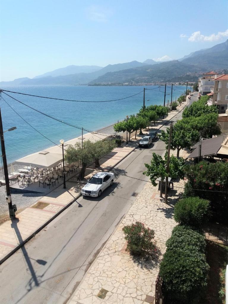 Mondo Cosseri Akrata photo 2