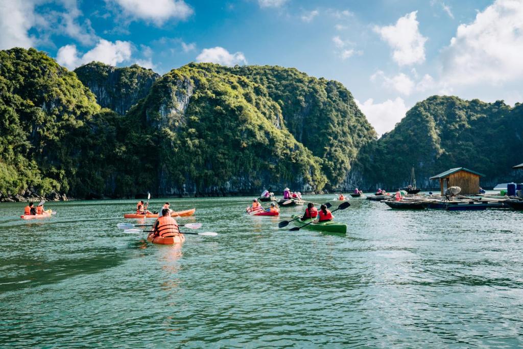 Halong Athena Cruise