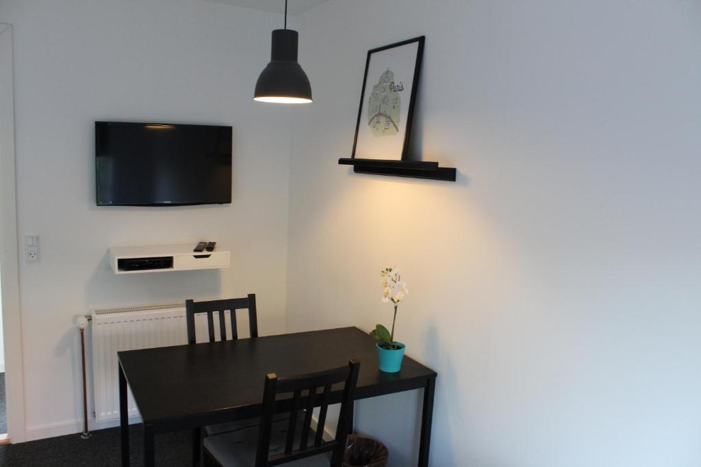 Close But Quiet photo 4
