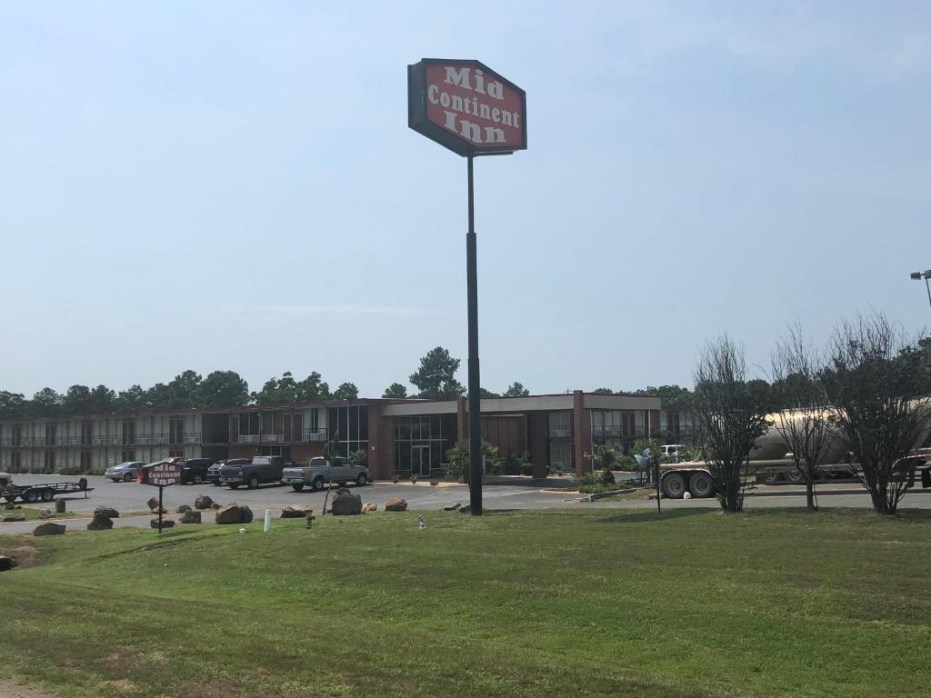 Mid Continent Inn image