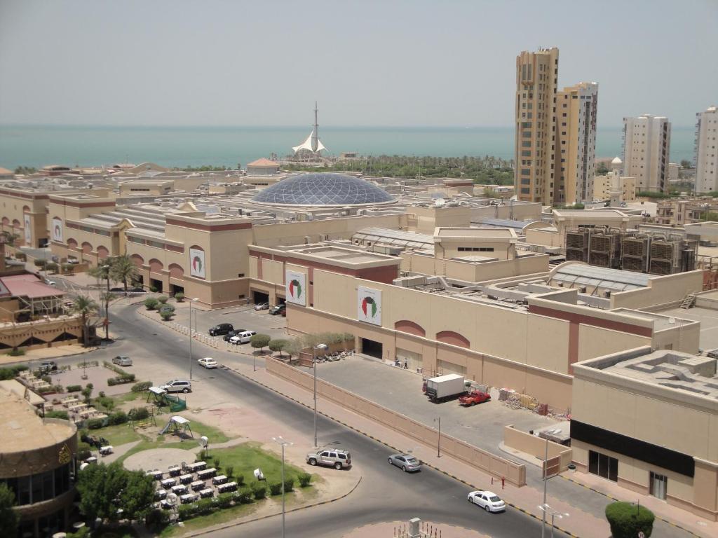 Marina Royal Hotel Suites photo 3