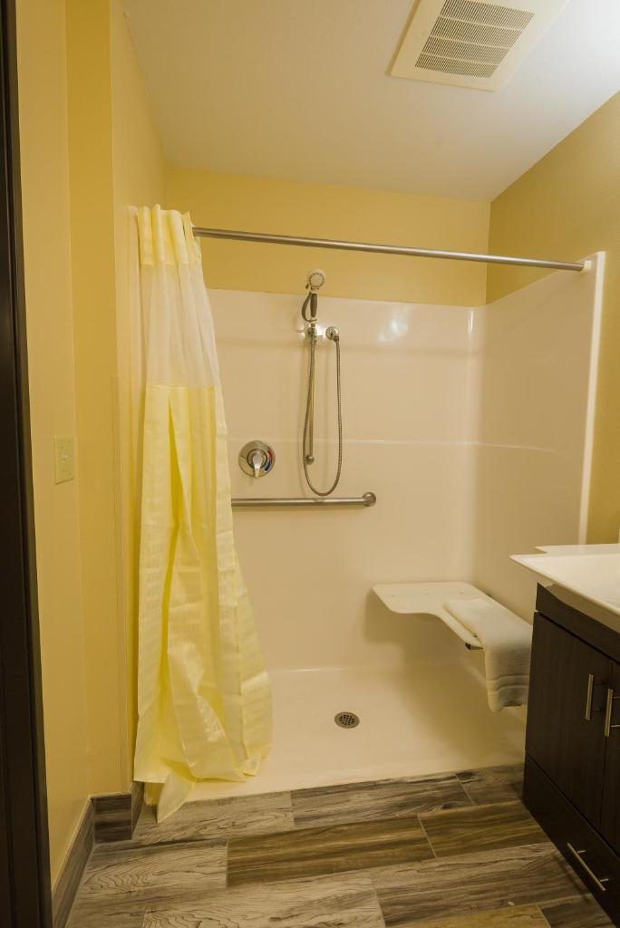 Hawthorn Suites by Wyndham St. Robert/Ft. Leonard Wood photo 2