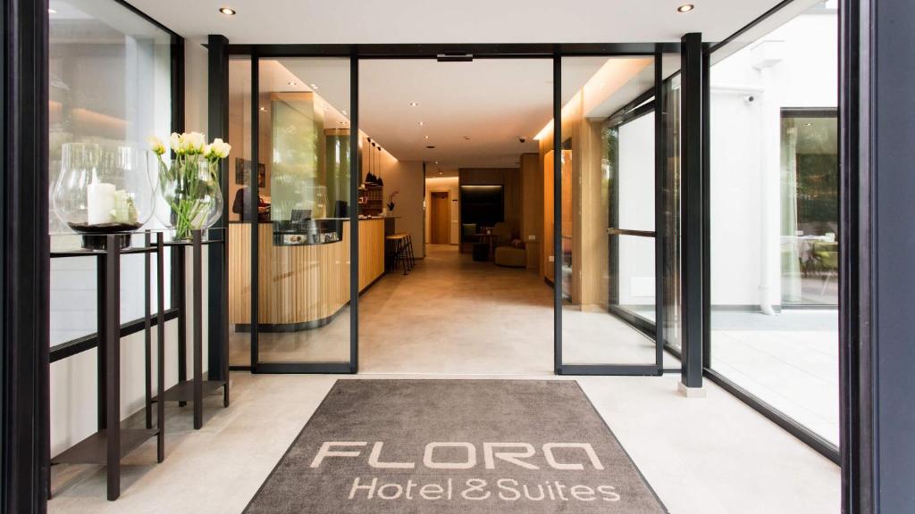 Flora Hotel & Suites photo 1