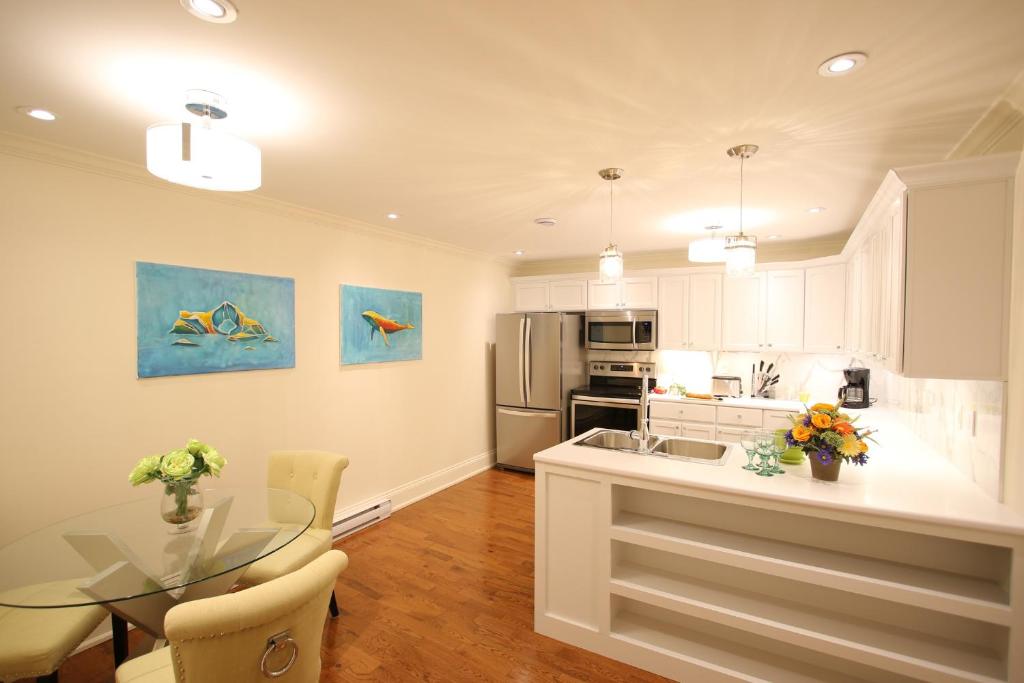 Water Street and HarborGate Condos & Studios photo 1