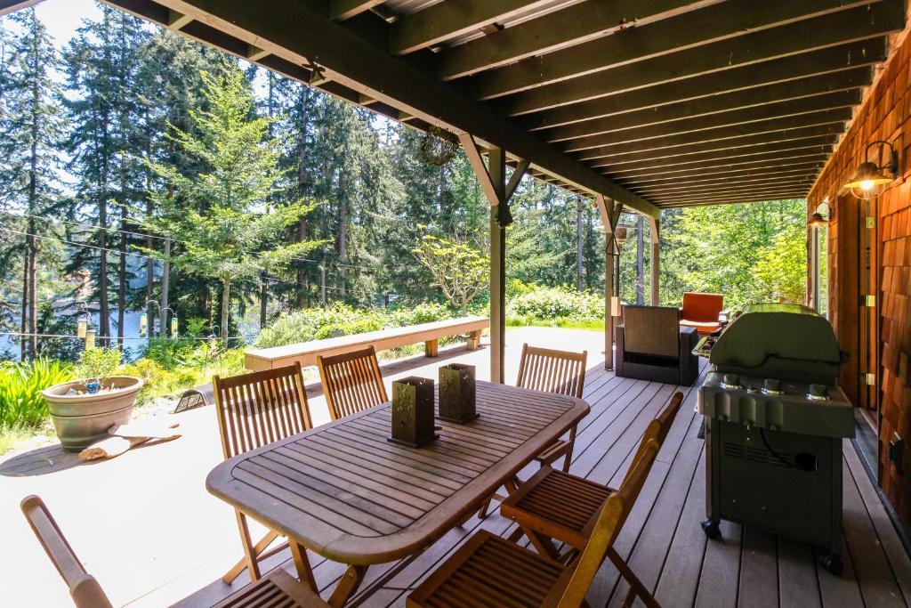 Goss Lake Getaway photo 2