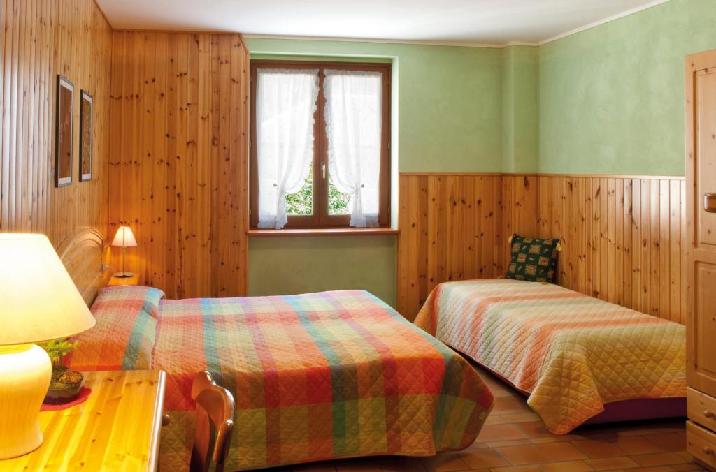 Hotel Corona photo 2