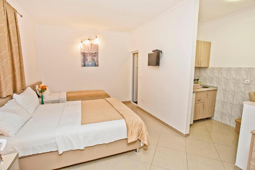 Студио (Номер-студио с патио (для 4 взрослых)), Apartments Obala - Katić