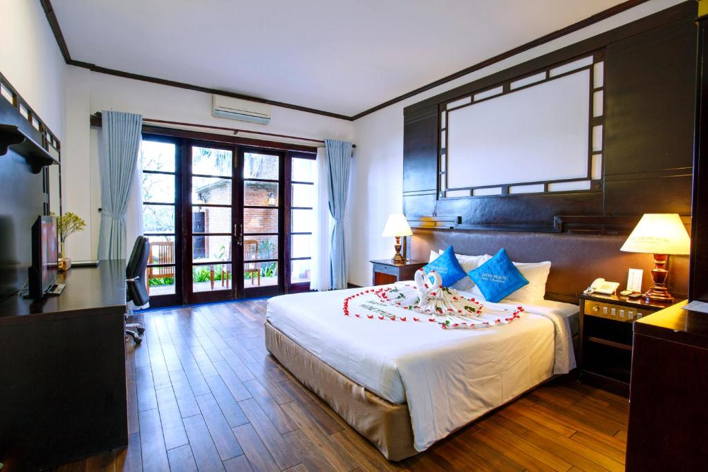 River Beach Resort & Residences