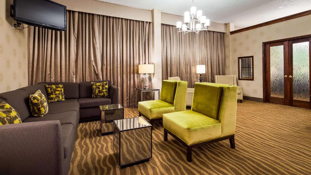 Best Western Plus Richmond photo 2