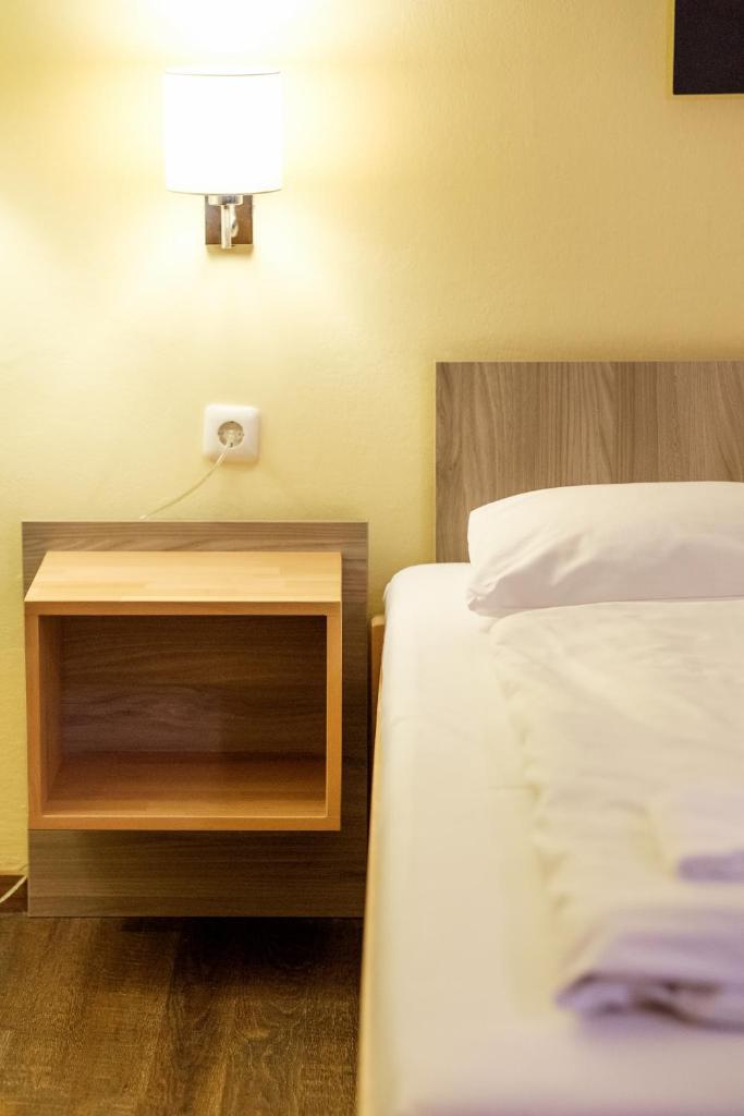 Одноместный (Одноместный номер с общей ванной комнатой), Euro Youth Hotel Munich