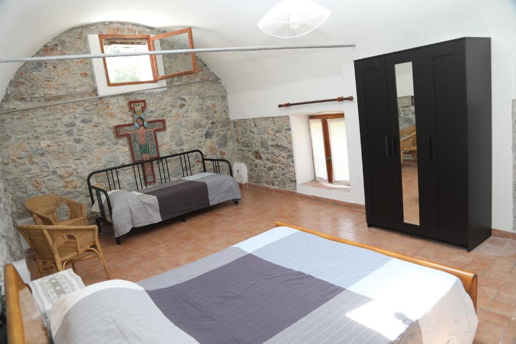 Cozy villa with garden photo 4