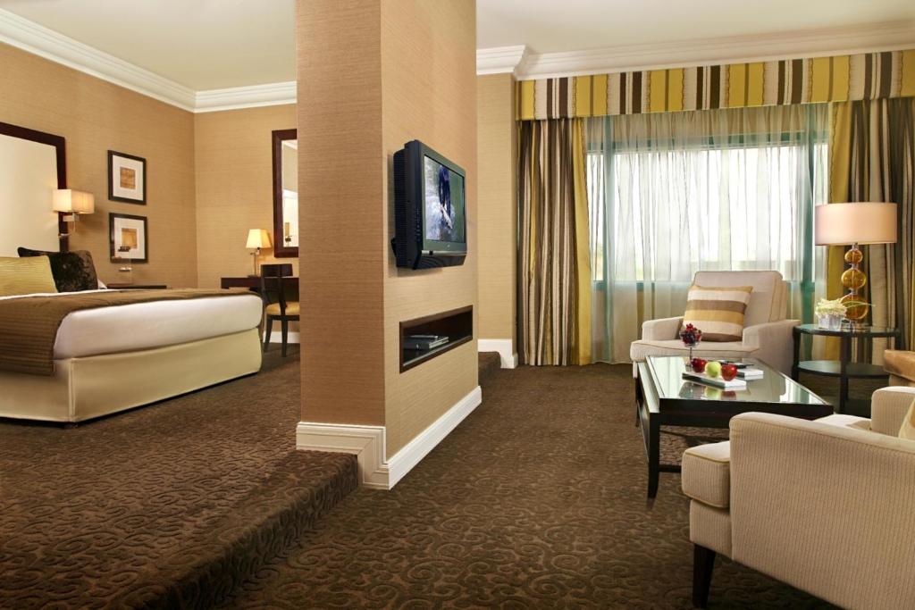 Сьюит (Улучшенный двухместный люкс с 1 кроватью), Отель Roda Al Bustan Hotel