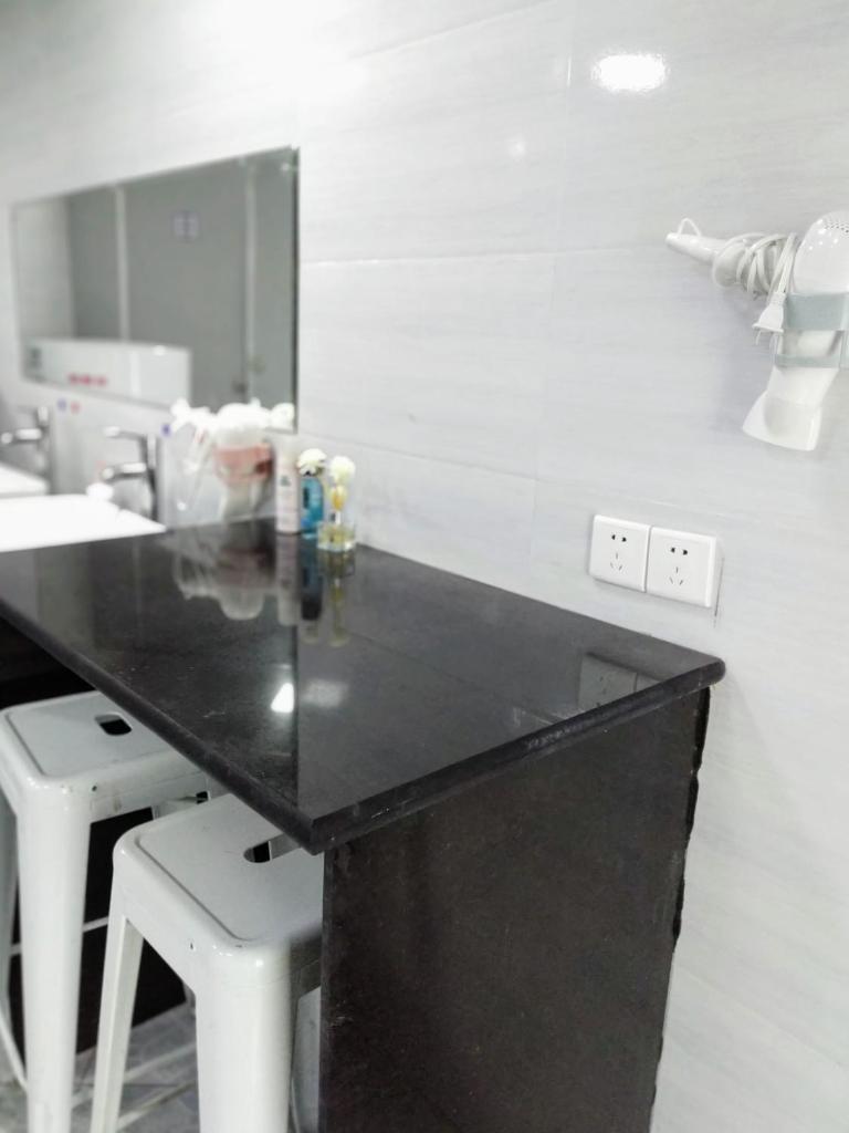 Двухместный (Двухместный номер с 2 отдельными кроватями и окном), Loving Chengdu Youth Hostel
