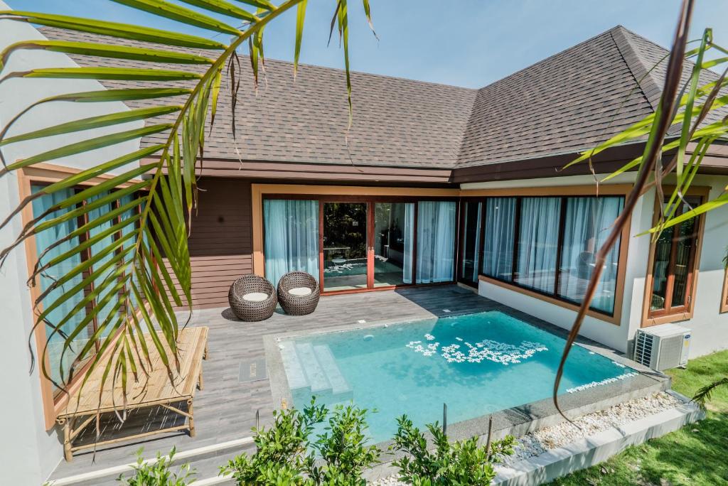Triple Tree Beach Resort photo 1
