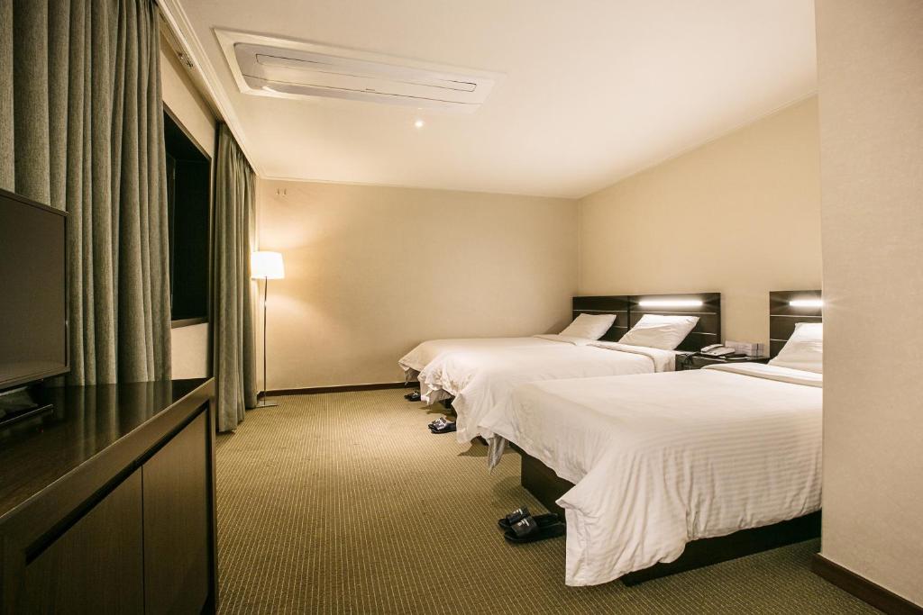 Busan Tourist Hotel Room Type - Superior Triple Room
