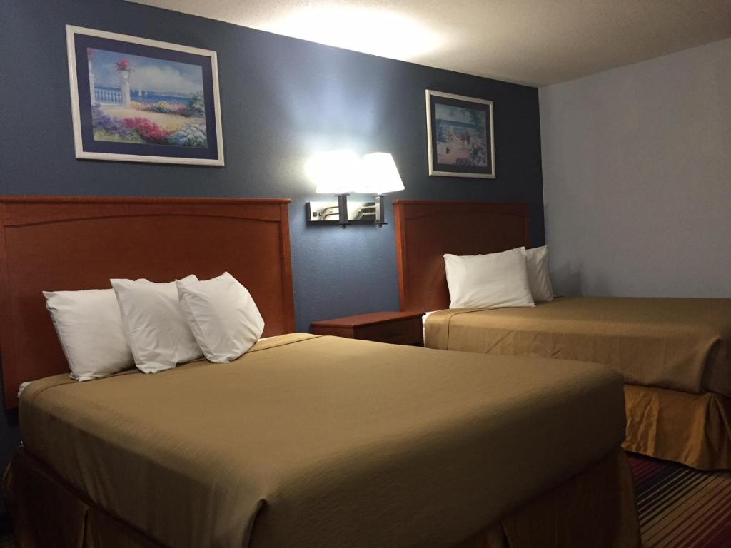 Travelodge by Wyndham Spirit Lake/Okoboji photo 3