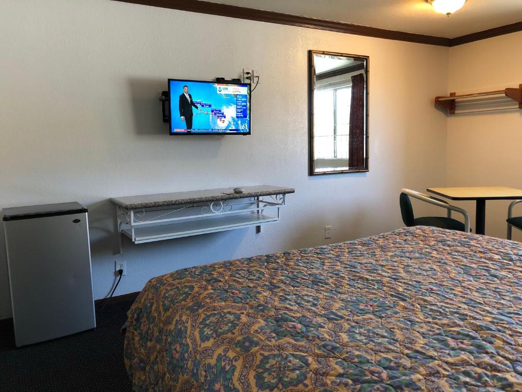 Двухместный (Номер с кроватью размера «king-size» - Для курящих), Starlight Inn Valley Boulevard
