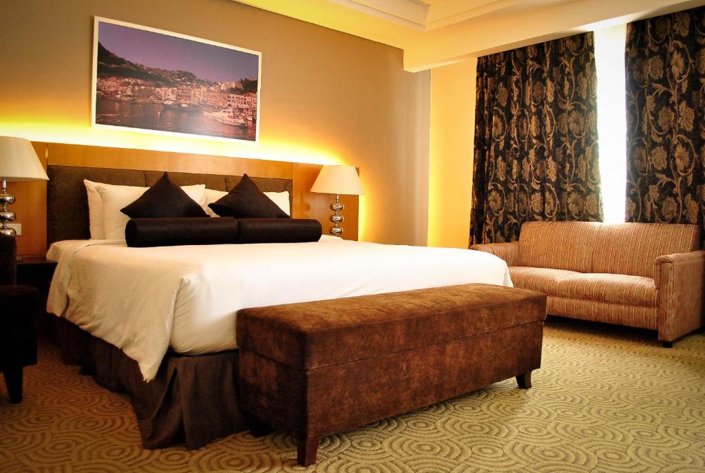 Сьюит (Полулюкс), Hotel Elizabeth Cebu