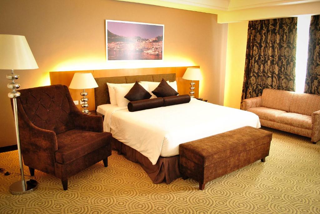 Сьюит (Полулюкс), Hotel Elizabeth Cebu
