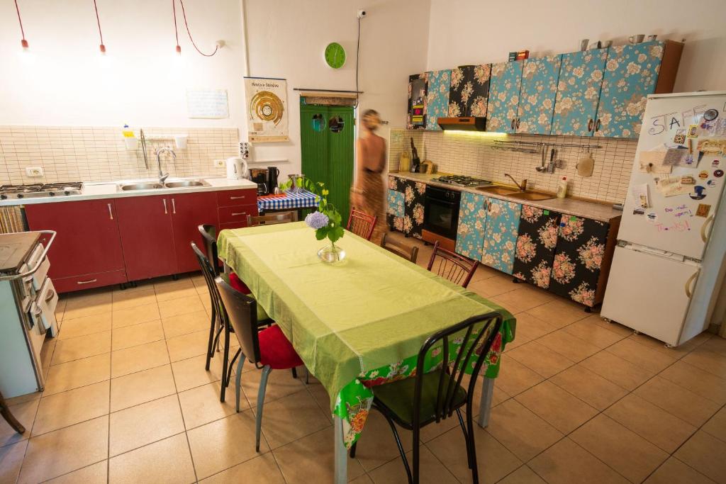 Mi Casa es Tu Casa - Shkodra Backpackers Hostel photo 3