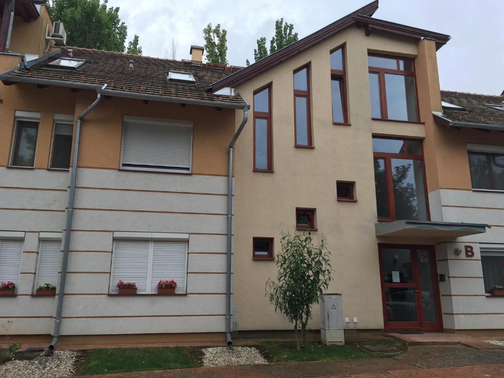 Bella apartman Balatonalmádi photo 3